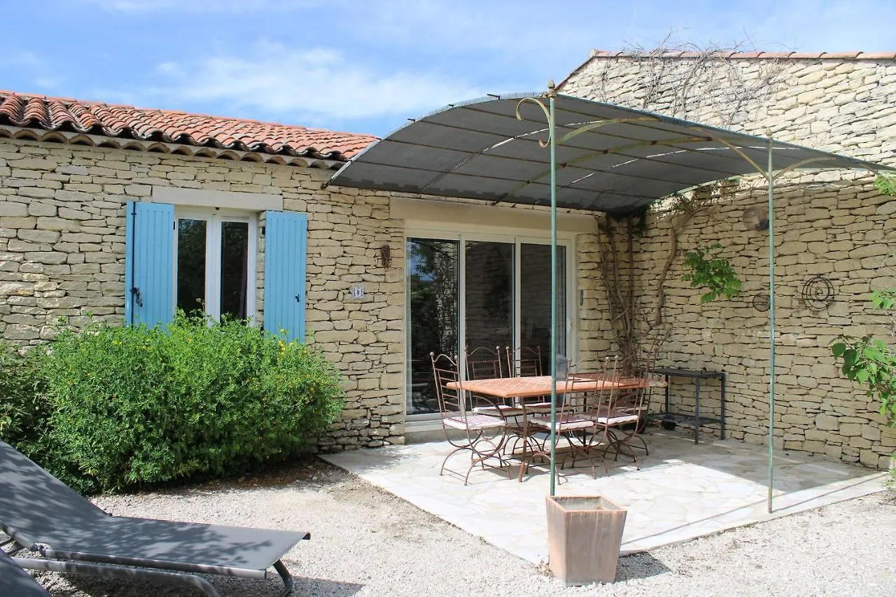 Villa Bastidon avec piscine Gordes Lubéron Hébergement de vacances